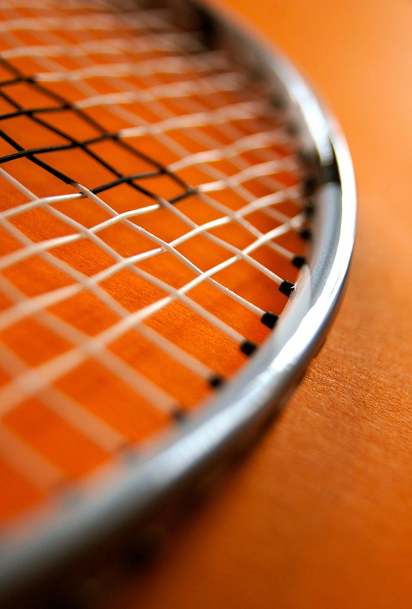 Nahaufnahme einer Badminton-Besaitung