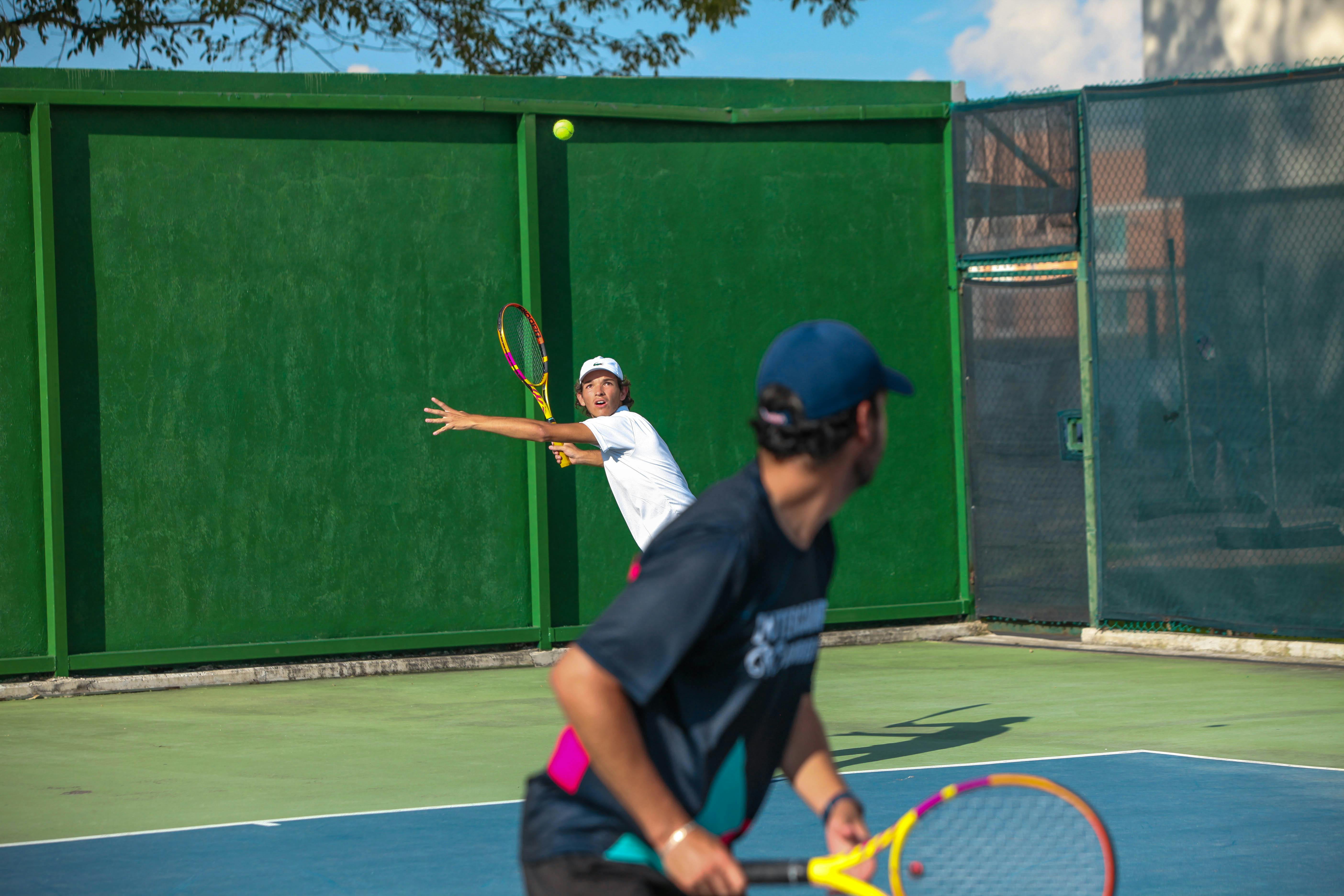 tennis court double players